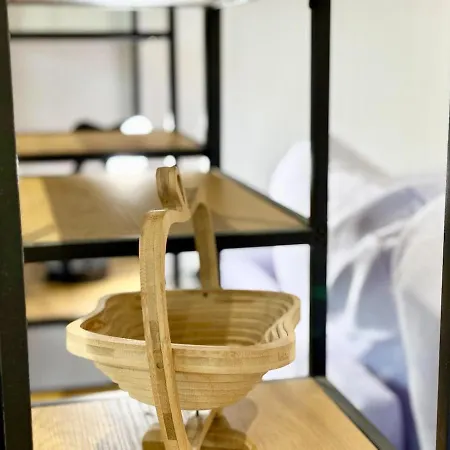 Red Square Residence Warna