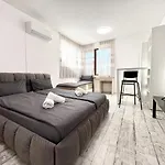 Red Square Apartmán Varna