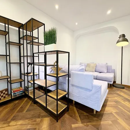 Red Square Residence Apartman *