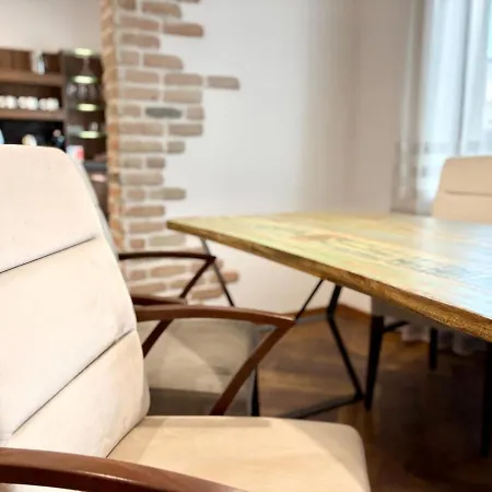 Red Square Residence Apartman *